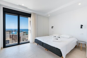 3 bedrooms, in-room safe, iron/ironing board, free WiFi - Mirador 3 bedroom wellness (Torrox Costa)