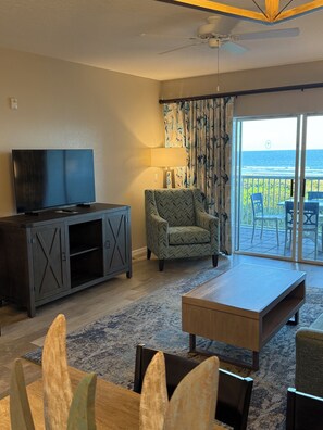 Smart TV, table tennis