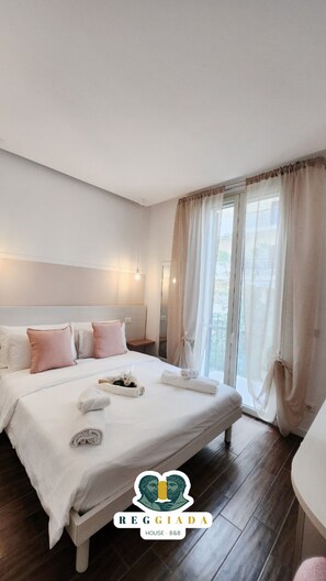 Deluxe-Zimmer, Balkon | Zimmersafe, Schreibtisch, Verdunkelungsvorhänge, schallisolierte Zimmer