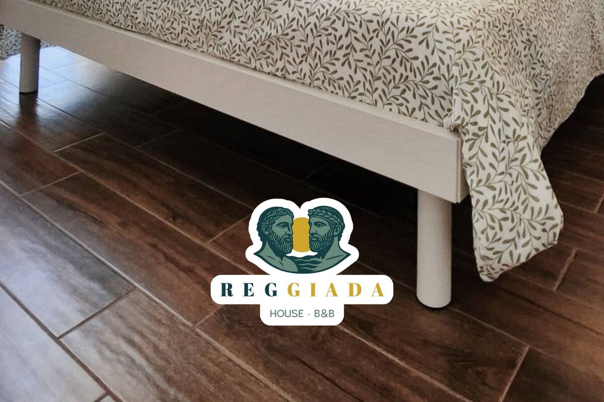 Comfort-Doppelzimmer, Balkon, Stadtblick | Zimmersafe, Schreibtisch, Verdunkelungsvorhänge, schallisolierte Zimmer