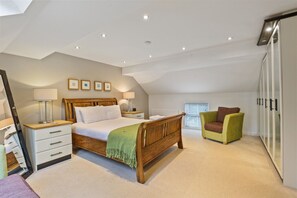 3 Schlafzimmer, Schreibtisch, Bügeleisen/Bügelbrett, kostenloses WLAN