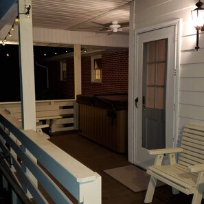 Terrace/patio - Private & Peaceful w/Hot Tub, Fireplace, Popcorn Machine. 15 Mins to Everything (Summerfield)