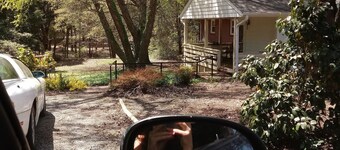Private & Peaceful w/Hot Tub, Fireplace, Popcorn Machine. 15 Mins to Everything