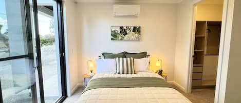 2 habitaciones, tabla de planchar con plancha, wifi y ropa de cama
