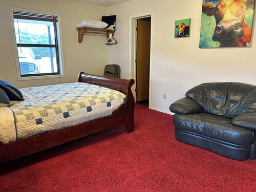 Legacy Ranch-Family Reunion Facility. Four Guest Houses, Recreation Center, & Swimming Pool