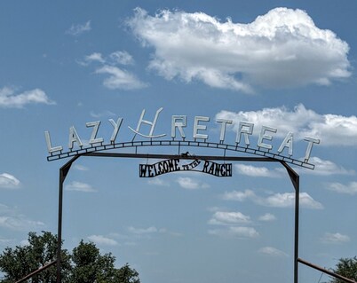 Legacy Ranch-Family Reunion Facility. Four Guest Houses, Recreation Center, & Swimming Pool