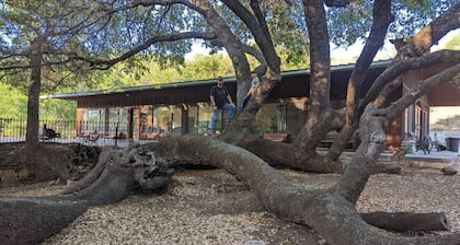 Sunset Guest House - 6 private rooms