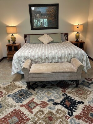 Fer et planche à repasser, lit parapluie, Wi-Fi gratuit, draps fournis