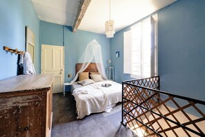 2 bedrooms, bed sheets