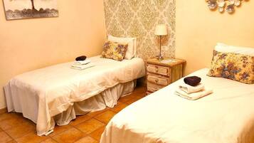 1 chambre, Wi-Fi gratuit, draps fournis