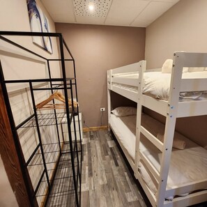 Free WiFi, bed sheets
