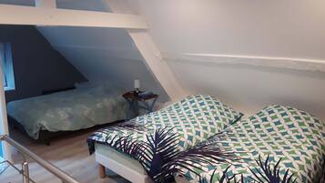 1 bedroom, iron/ironing board, travel cot, free WiFi