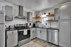 Private kitchen - Family-Friendly Stay Near OSU & Boomer Lake (Stillwater)