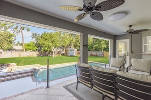 Outdoor pool, a heated pool - Chic happens 3/2 heated pool 5 min from Siesta (Sarasota)
