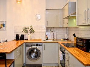 Fridge, microwave, oven, coffee/tea maker