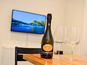 Dining - Pass the Keys | Llandaff - Modern, Bright & Central w/Parking (Cardiff)