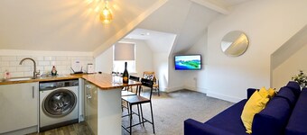 Roath - Modern Flat Near City Centre W/Parking | Pass the Keys