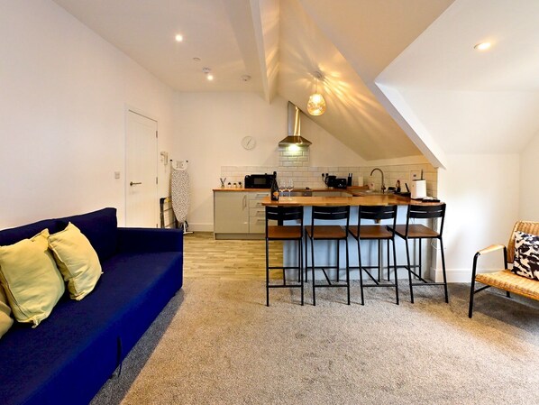 Interior - Roath - Modern Flat Near City Centre W/Parking | Pass the Keys (Cardiff)