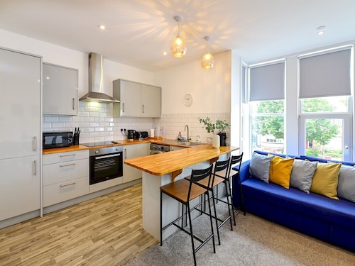 Pass the Keys | Pontcanna - Chic 2-Bed Flat w/Parking
