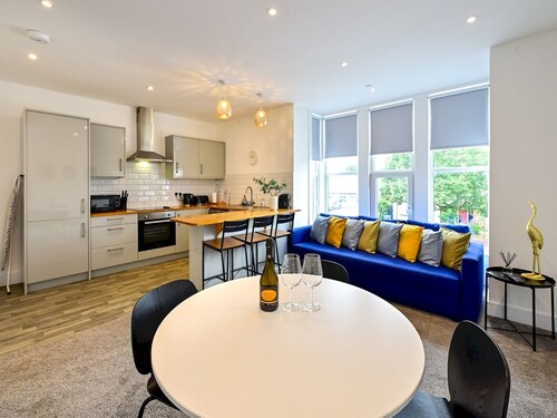 Pass the Keys | Pontcanna - Chic 2-Bed Flat w/Parking