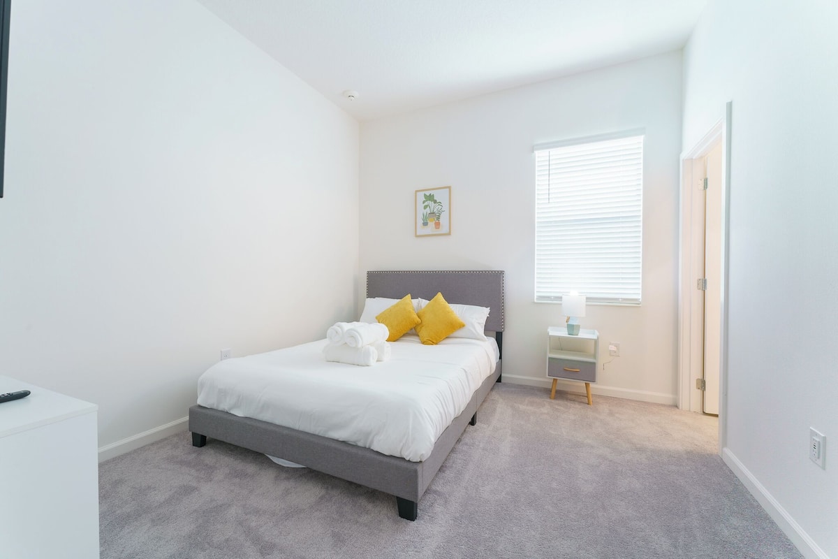Double Room, 1 Queen Bed, Non Smoking, Private Bathroom