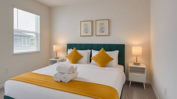 Double Room, 1 Queen Bed, Non Smoking, Private Bathroom | Free WiFi