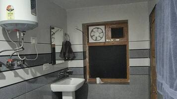 Umweltfreundliche Kosmetikartikel, Handtücher, Seife, Toilettenpapier