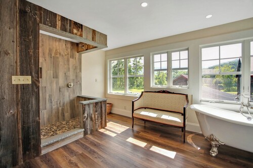 The Farmhouse at Pine Creek