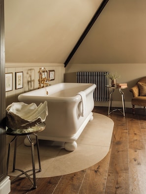 Junior Suite, Garden View - The Royal George (Tintern)