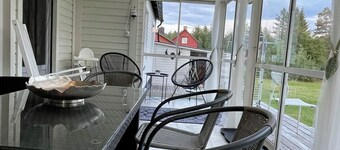 Villa Davvi dállu: Family-friendly vacation home with playhouse, sauna & garden