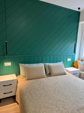 WiFi, bed sheets