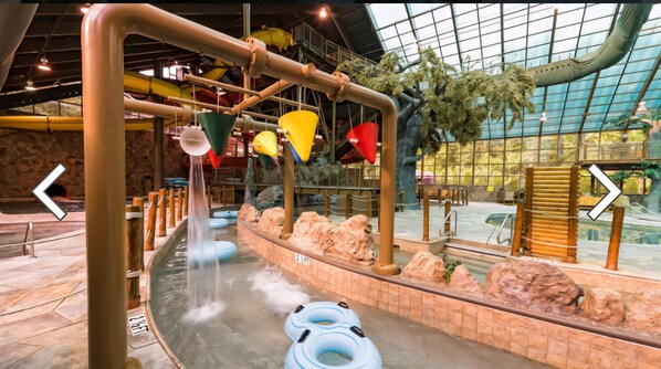 Children’s area - 3-bedroom cabin in gorgeous Gatlinburg with AC, fitness room, waterpark, pools (Gatlinburg)