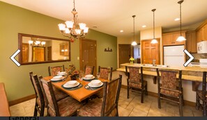 Dining - 3-bedroom cabin in gorgeous Gatlinburg with AC, fitness room, waterpark, pools (Gatlinburg)