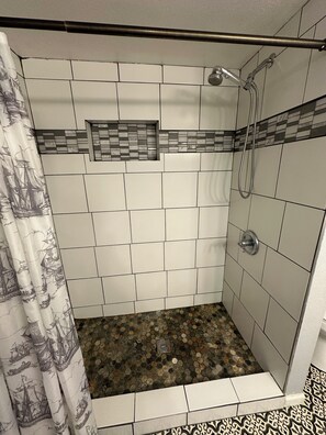 Shower, bidet, towels, soap