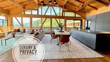 Deluxe Chalet, Mountain View | Ruang tamu