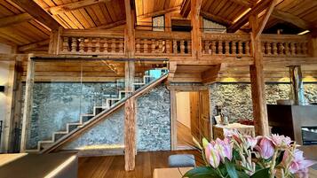 Nhà gỗ Deluxe, quang cảnh núi | Khu phòng khách