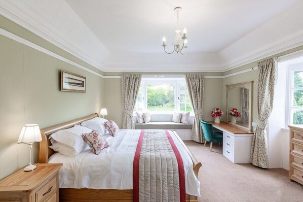 2 bedrooms, iron/ironing board, travel cot, free WiFi