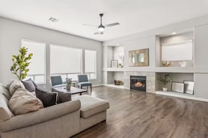 Televisión, chimenea