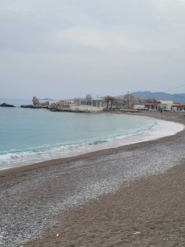 Playa en los alrededores y toallas de playa 