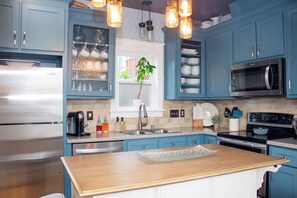 電子レンジ、オーブン、コンロ、食器洗い機