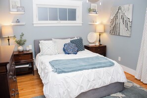 2 室のベッドルーム、アイロン / アイロン台、WiFi、ベッドシーツ