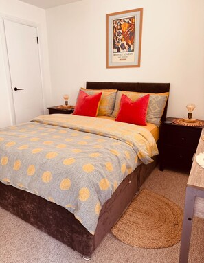 1 chambre, fer et planche à repasser, accès au Wi-Fi (inclus)