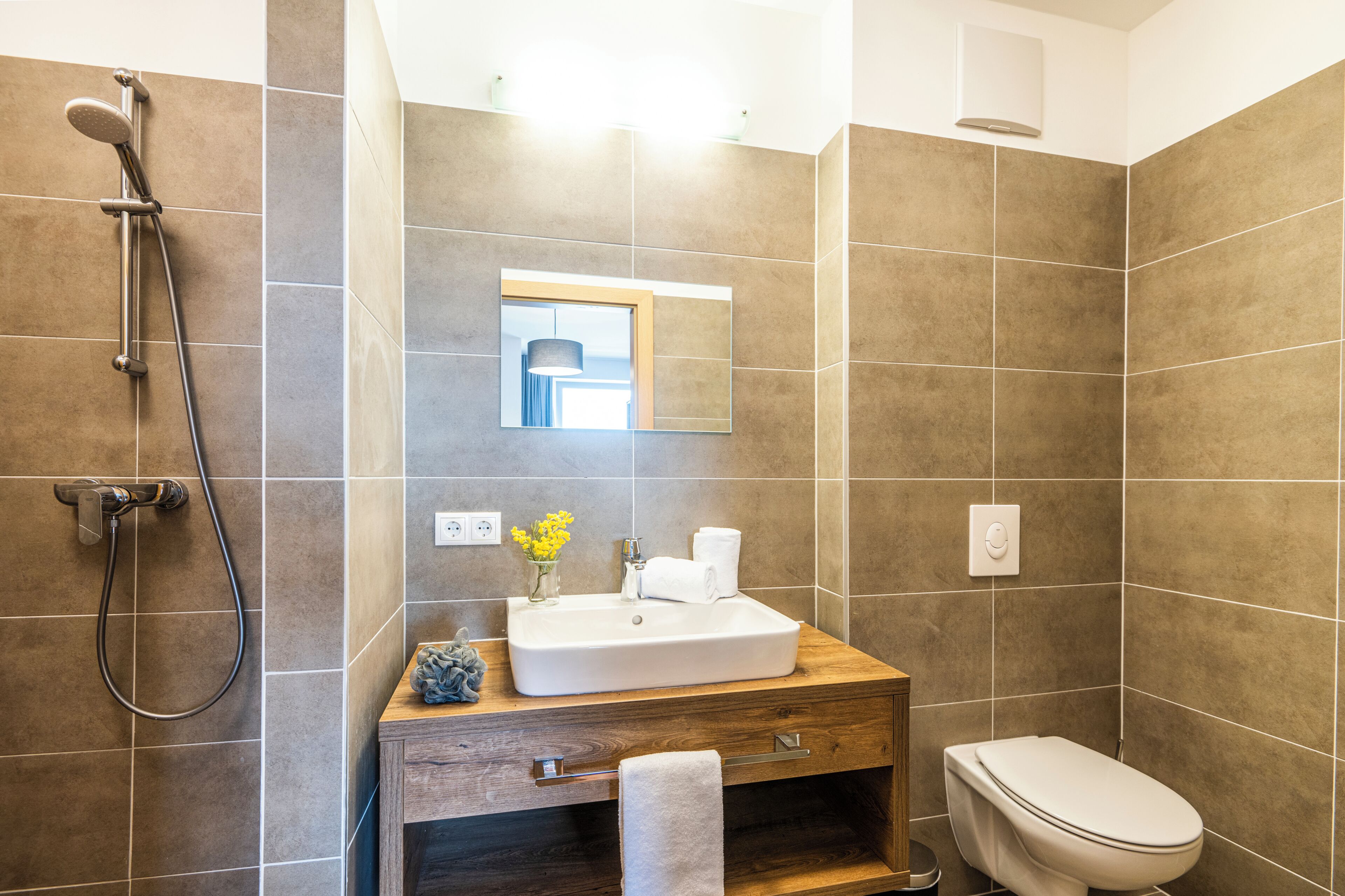 Premium Penthouse, 5 Bedrooms, Balcony, Mountain View | Bathroom | Hair dryer, towels, soap, shampoo