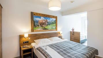 Comfort Apartment, 2 Bedrooms, Balcony, Mountain View | Free WiFi
