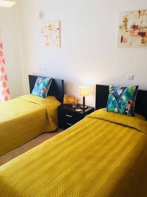 3 bedrooms, desk, iron/ironing board, free WiFi