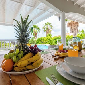 Outdoor dining - Villa Gone Coco - Coral Estate Resort (Sint Willibrordus)