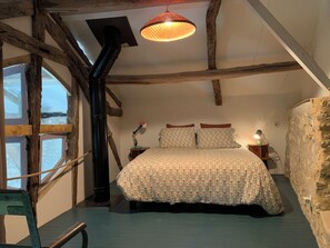 3 bedrooms, free WiFi, bed sheets