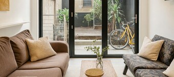 Modern 3BR terrace less than 10min to Sydney CBD