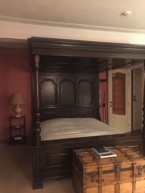 3 bedrooms, iron/ironing board, WiFi