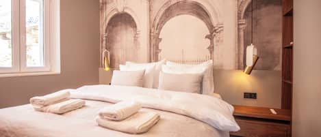 Deluxe Apartment | Iron/ironing board, free WiFi